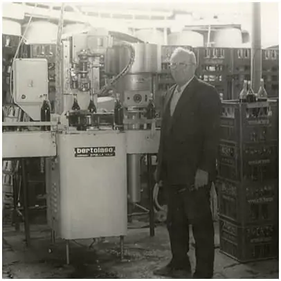 תמונה שחור לבן של מנחם טפרברג ביקב