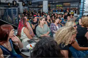 קהל בהריאיון של משפחת כוכבי